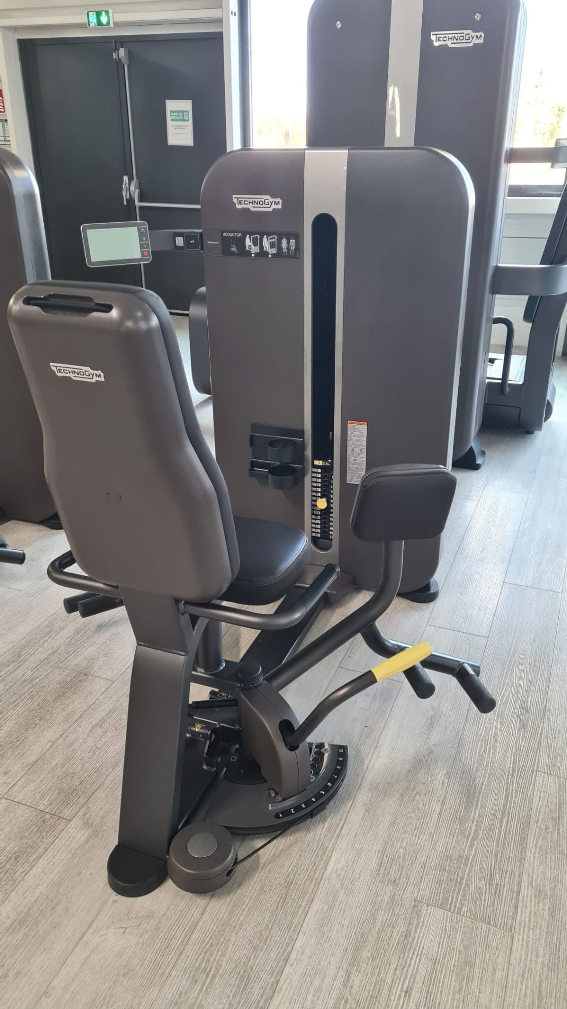 adducteur technogym artis