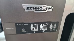 adducteur technogym artis