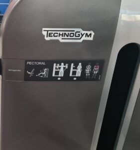 pectoral artis technogym