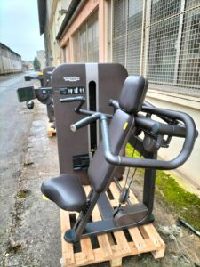 shoulder press techno gym artis